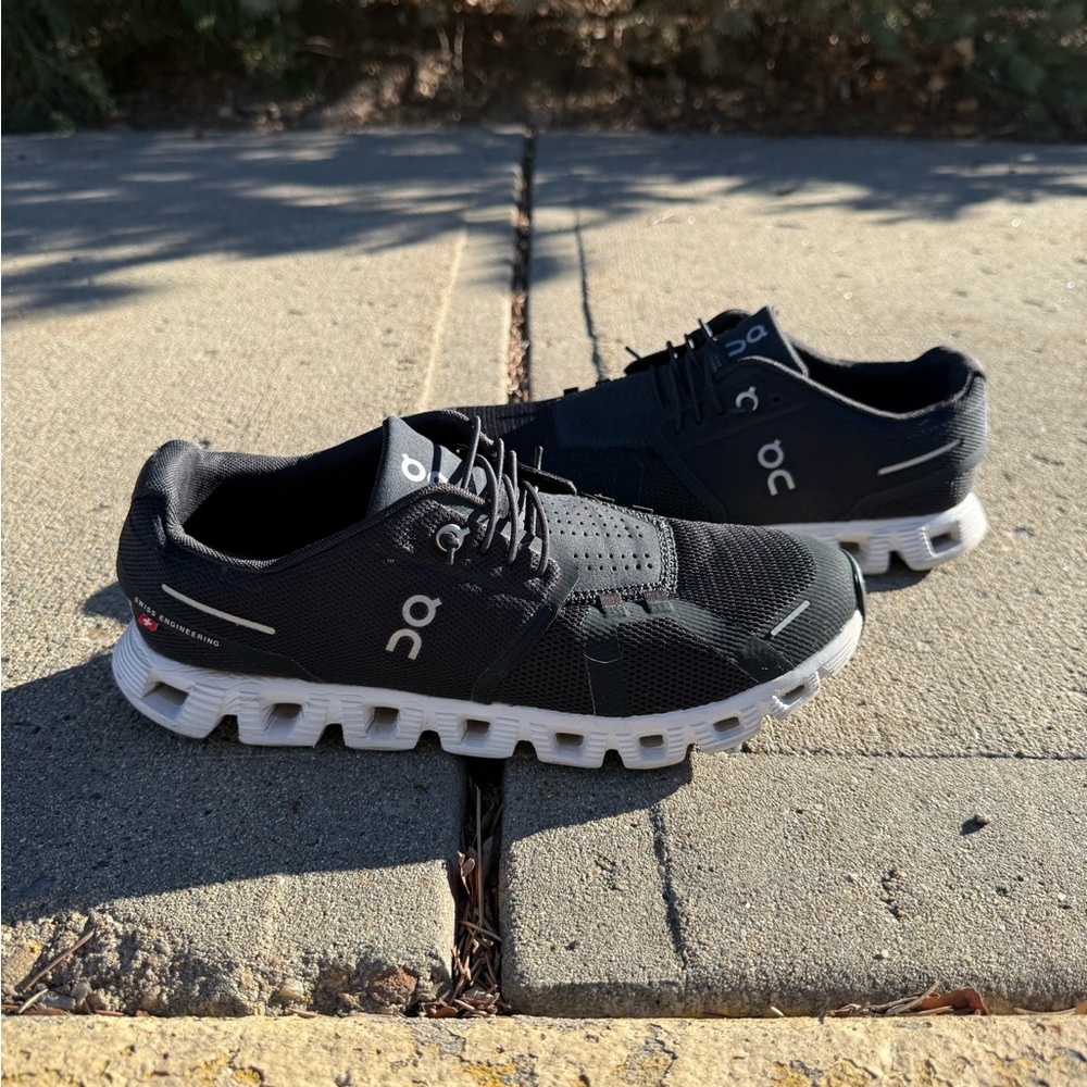 Women’s On Cloud (size 9.5)